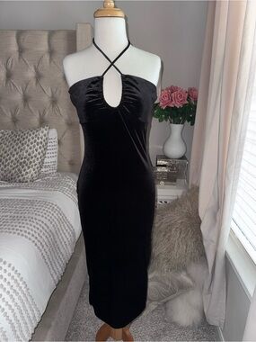 Fashion Nova Black Velvet Halter Keyhole Midi Dress